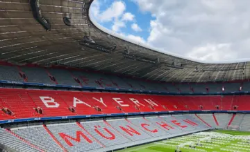 Alijanc arena u Minhenu na arhivskoj fotografiji, nije fotografija meča Bajern – Lajpcig