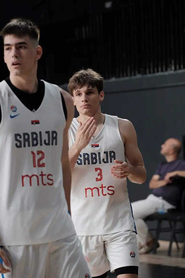 Andrej Lučić u dresu reprezentacije Srbije U20 u julu 2026. Arhiva: Zafer/Wikimedia Commons, CC BY 4.0; nije utakmica Mega–Beč.