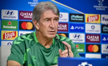 Manuel Pelegrini na konferenciji za novinare uoči utakmice Betis – Fejenord, oktobar 2026. Foto Miguel Morenatti / AS.