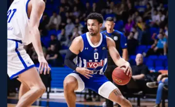 Autentična fotografija Buducnost Neptunas 104-89 20-10-2026, pun sačuvan fotografski kadar sa izvorom KK Buducnost Voli / Filip Roganovic.