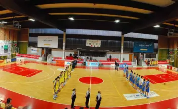 Sportska dvorana Župa u Tivtu tokom košarkaške utakmice, ABA liga arhivski snimak