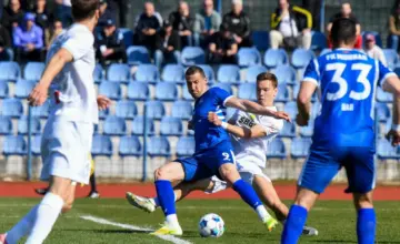 Fudbaleri Mornara u akciji na utakmici Prve CFL. Foto: FSCG / Vijesti, arhiva