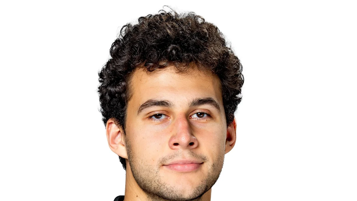 Luka Bogavac u zvaničnom portretu Oklahoma State 2026/27. Foto: Oklahoma State Athletics; portret, nije sa utakmice protiv Nju Meksika.