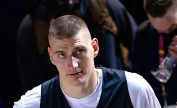 Nikola Jokić na NBA Ol-star vikendu 2022. Arhiva: Erik Drost / Wikimedia Commons, CC BY 2.0. Fotografija nije sa meča sa Čikagom.