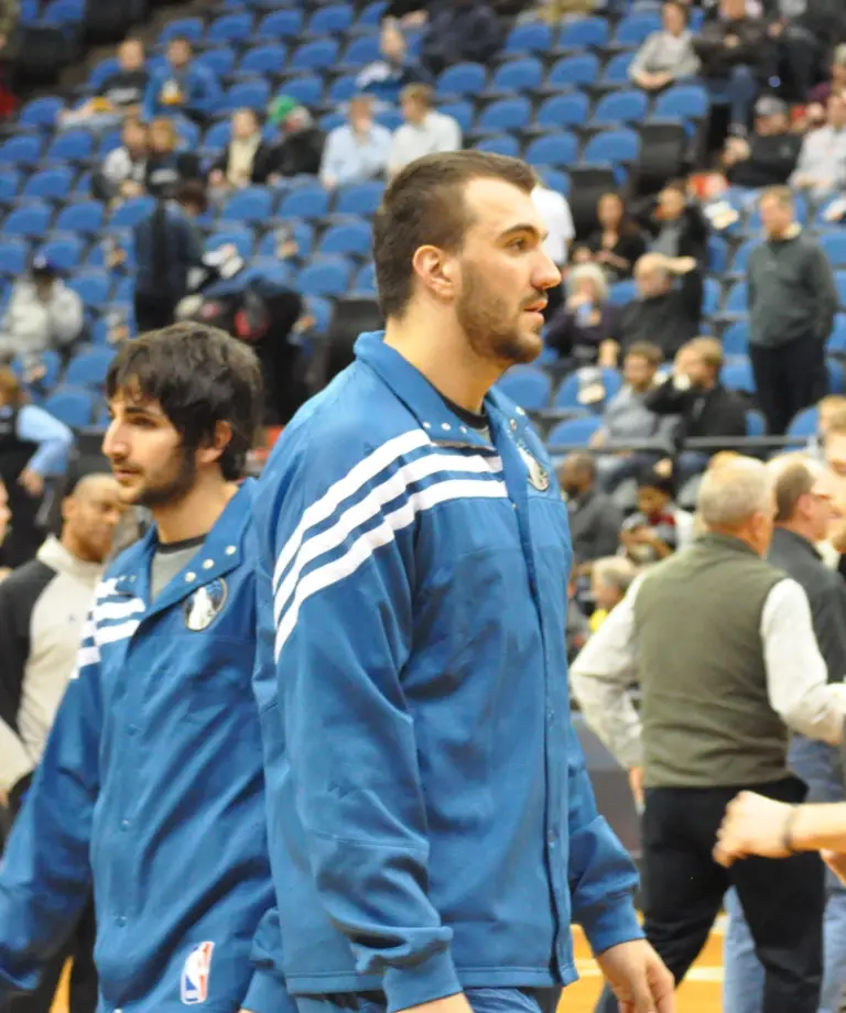 Nikola Peković na utakmici Minnesota Timberwolves protiv Detroita, 18. januar 2012. Foto: Joe Bielawa / Wikimedia Commons, CC BY 2.0.