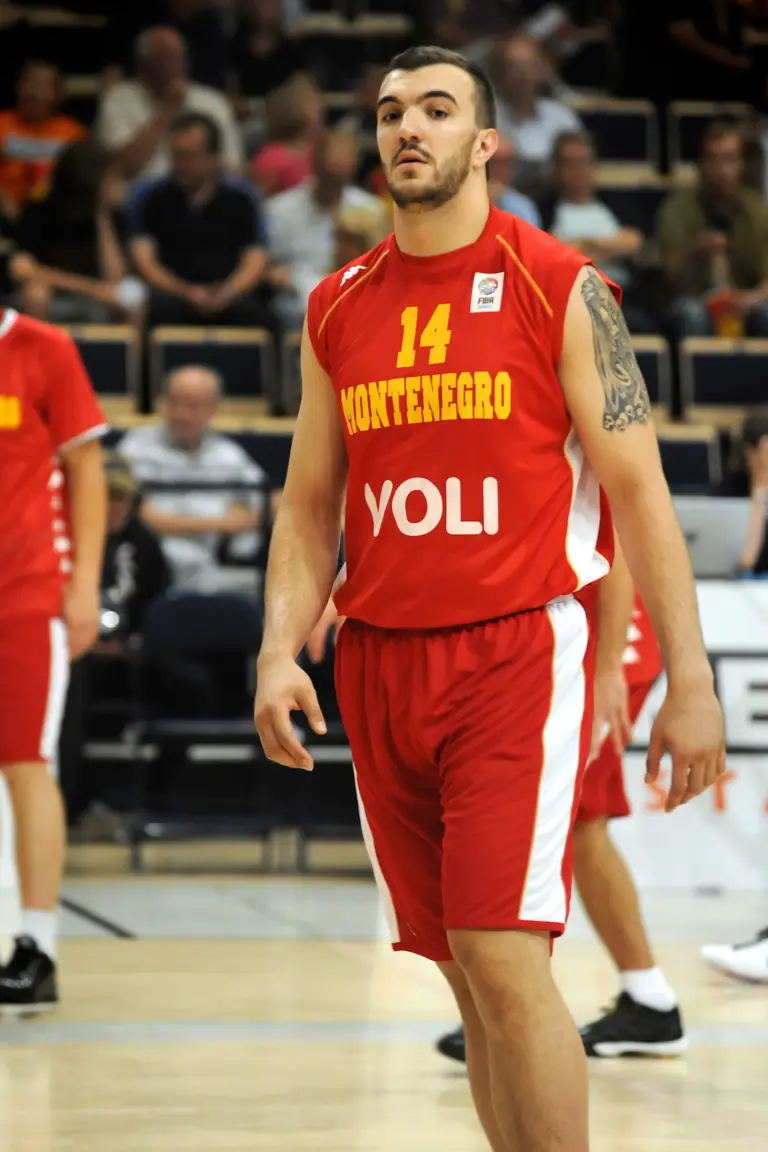 Nikola Peković na utakmici košarkaške reprezentacije Crne Gore protiv Finske u Vanti, 5. avgusta 2010. Foto: Jaripk / Wikimedia Commons, CC BY-SA 3.0.