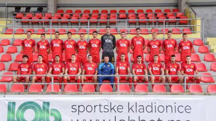 Stvarna arhivska timska fotografija OFK Mladost DG sa zvaničnog klupskog sajta, horizontalni izrez 16:9, nije meč Kairat – Mladost.