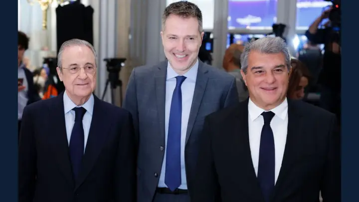 Florentino Peres, Bernd Rajhart i Đoan Laporta na stvarnom događaju vezanom za Superligu u Madridu 2022, svi u kadru 16:9. Foto FC Barcelona.