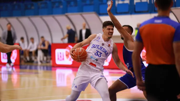 Originalna fotografija sa utakmice Sutjeska Nikšić – Triglav Kranj 87:80, 21. oktobra 2026. Foto KK Sutjeska / Andrija Radulović.