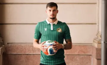 Viktor Đukanović prilikom predstavljanja u ETO FC, arhivska fotografija iz jula 2026. Foto: ETO FC Győr. Nije sa utakmice protiv Pakša.